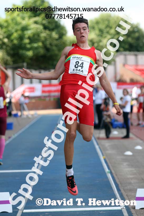 Junior boys long jump, 2015 English Schools Track and Field Champs., Gateshead Stadium. Photo: David T. Hewitson/Sports for All Pics